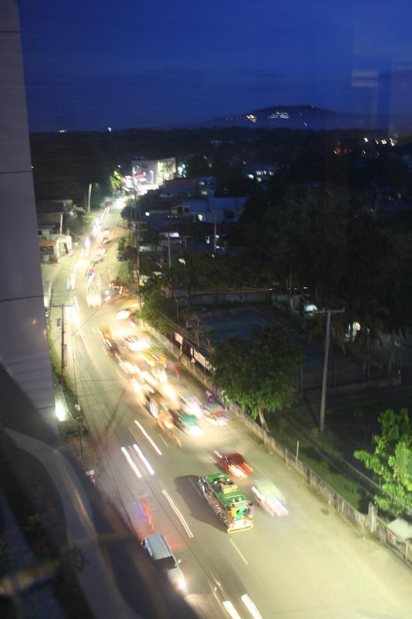 Kew Hotel Tagbilaran Екстер'єр фото