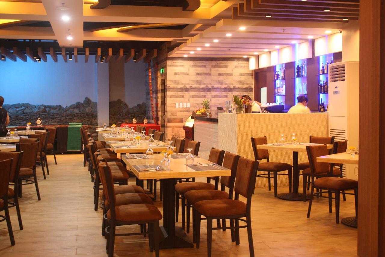 Kew Hotel Tagbilaran Екстер'єр фото