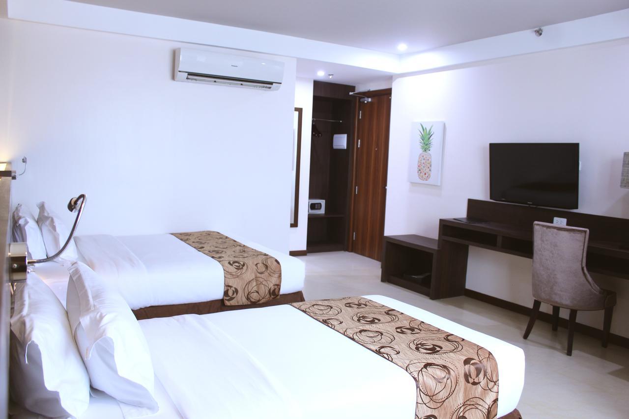 Kew Hotel Tagbilaran Екстер'єр фото